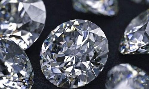 ഭാഗ്യം കടാക്ഷിച്ചു; കൃഷിയിടത്തിൽ നിന്നും കർഷകർക്ക്​ വീണ്ടും വജ്രം