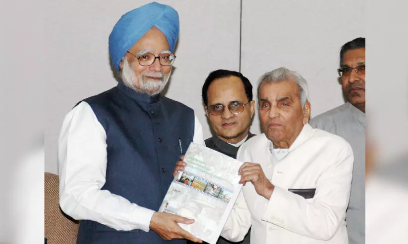 Justice rajeendar sachar and manmohan singh