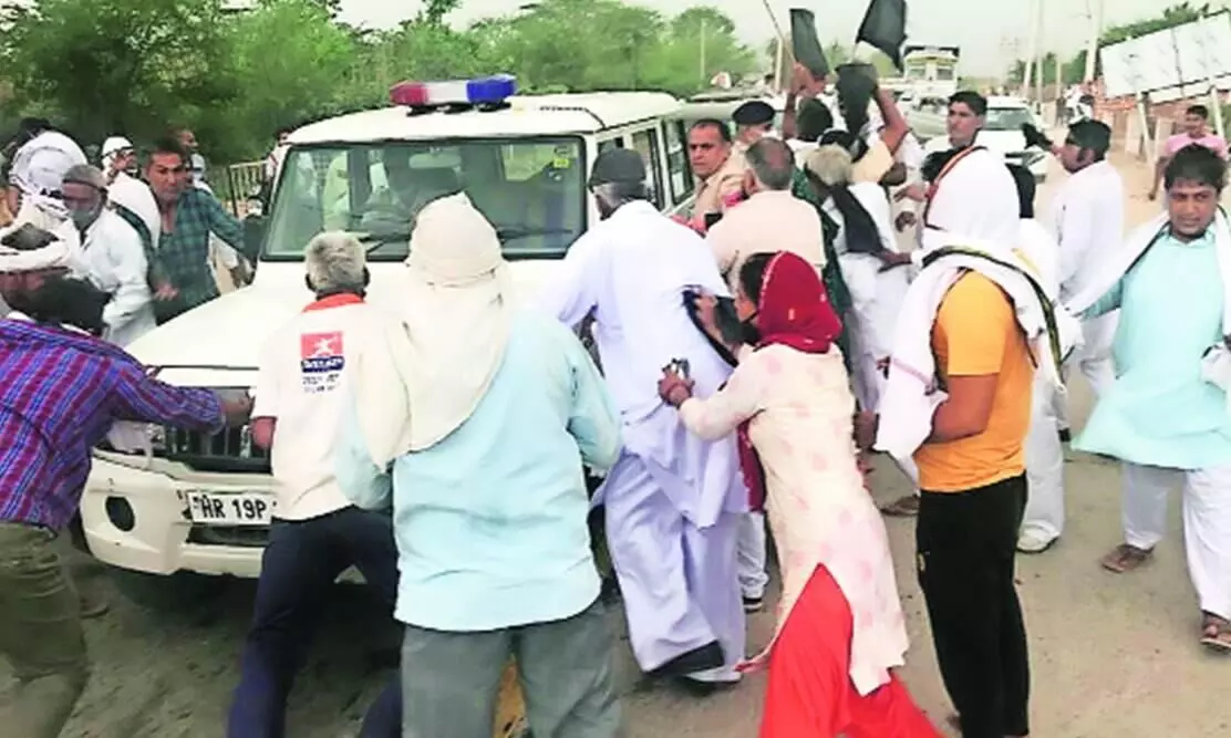 babita-phogat black flag babita-phogat black flag