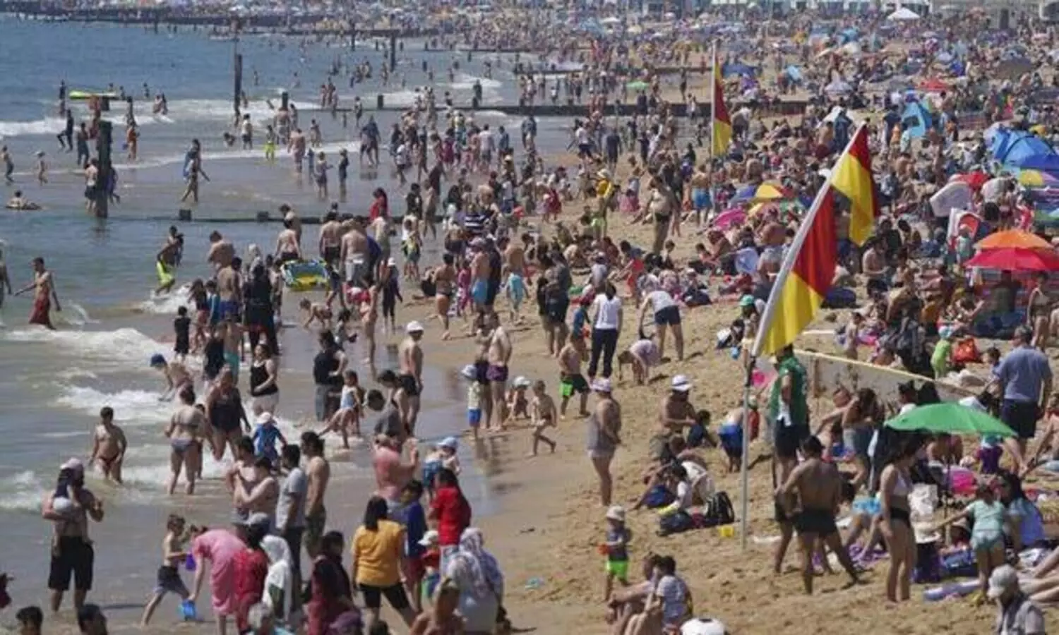 യു.കെയിൽ കോവിഡിന്‍റെ മൂന്നാം തരംഗം തുടങ്ങിയെന്ന്​ മുന്നറിയിപ്പ്​