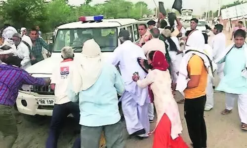 babita-phogat black flag