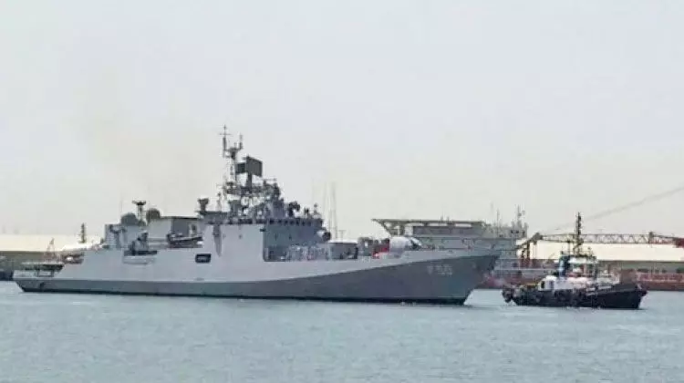 മെഡിക്കൽ സഹായം സ്വീകരിക്കാൻ അഞ്ചാമത് കപ്പൽ എത്തി മെഡിക്കൽ സഹായം സ്വീകരിക്കാൻ അഞ്ചാമത് കപ്പൽ എത്തി