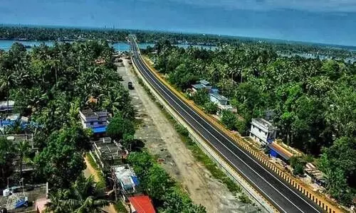 ​െകാല്ലം ബൈപാസിലെ ടോൾ പിരിവിനെതിരെ പ്രതിഷേധം