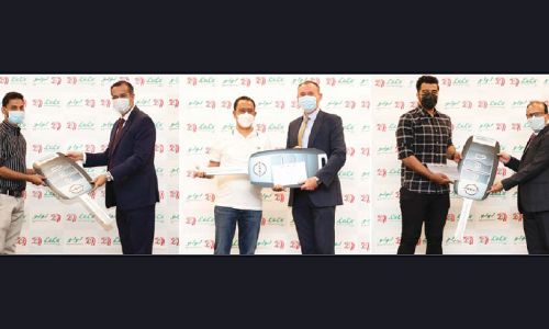 ലു​ലു ഡ്രീം​ഡ്രൈ​വ്​: സ​മ്മാ​ന​ങ്ങ​ൾ ന​ൽ​കി