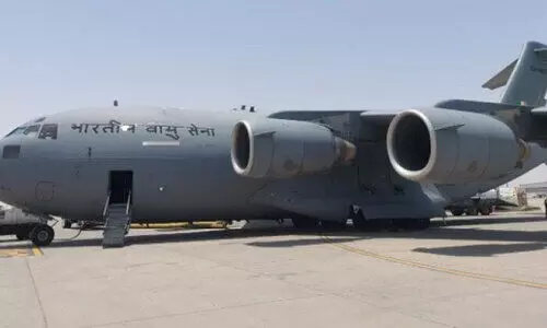 വ്യോ​മ​സേ​ന വി​മാ​ന​വും സ​ഹാ​യ​വു​മാ​യി മ​ട​ങ്ങി