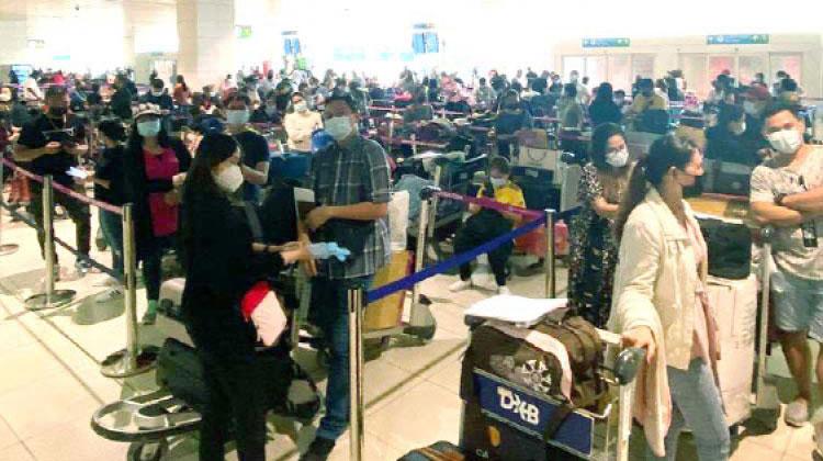 സർക്കാർ വിമാനം അയച്ചു; ഫിലിപ്പിനോകൾ നാടണഞ്ഞു സർക്കാർ വിമാനം അയച്ചു; ഫിലിപ്പിനോകൾ നാടണഞ്ഞു