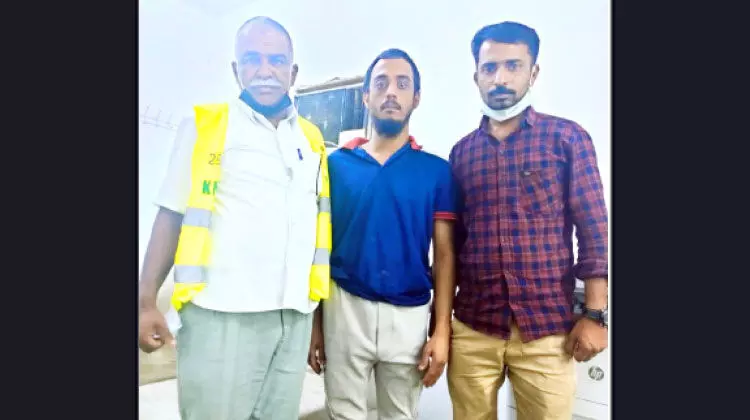 അ​ഞ്ചു കൊ​ല്ല​ത്തെ ജ​യി​ൽ വാ​സ​ത്തി​നൊ​ടു​വി​ൽ മ​ല​യാ​ളി നാ​ട​ണ​ഞ്ഞു