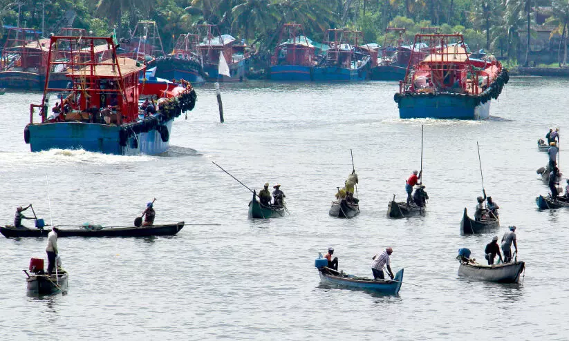 ട്രോളിങ് നിരോധനം വെള്ളിയാഴ്ച മുതൽ