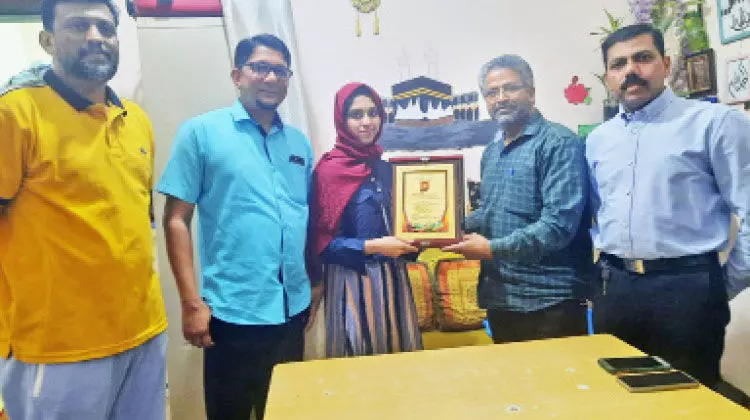 കെ.​​െഎ.​ജി കു​വൈ​ത്ത്​ സി​റ്റി ഏ​രി​യ മ​ർ​വ മു​സ്​​ത​ഫ​യെ ആ​ദ​രി​ച്ചു