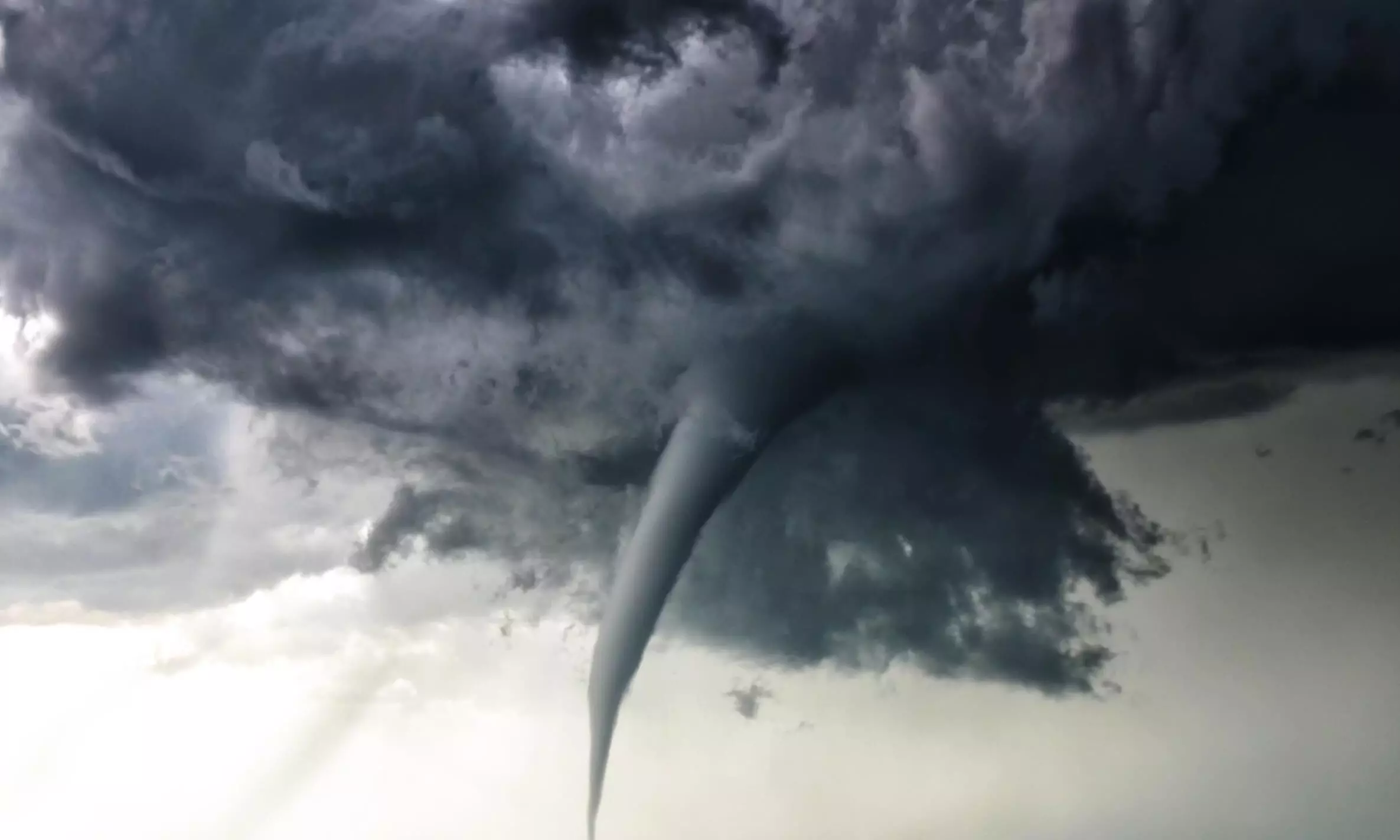 വടക്കുകിഴക്കന് ചൈനയില് ചുഴലിക്കാറ്റ്, ഒരാള് മരിച്ചു വടക്കുകിഴക്കന് ചൈനയില് ചുഴലിക്കാറ്റ്, ഒരാള് മരിച്ചു