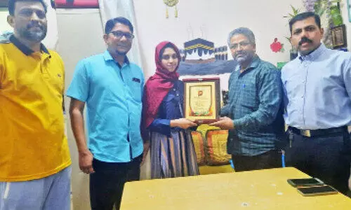 കെ.​​െഎ.​ജി കു​വൈ​ത്ത്​ സി​റ്റി ഏ​രി​യ മ​ർ​വ മു​സ്​​ത​ഫ​യെ ആ​ദ​രി​ച്ചു