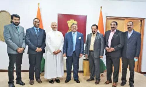 കെ.​എം.​ആ​ർ.​എം ഭാ​ര​വാ​ഹി​ക​ൾ അം​ബാ​സ​ഡ​റെ സ​ന്ദ​ർ​ശി​ച്ചു