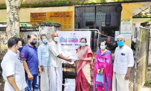 തിക്കോടി ഗ്രാമപഞ്ചായത്തിന് പി.പി.ഇ കിറ്റുകൾ നൽകി