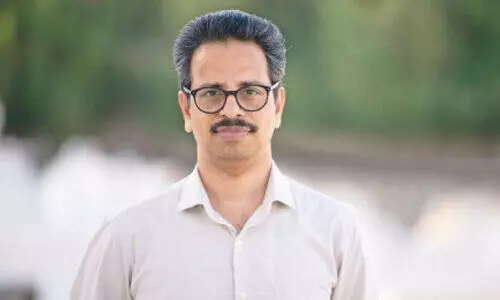 മ​ല​യാ​ള​ത്തെ മ​ധു​ര​മാ​ക്കി കൃ​ഷ്​​ണ​ദാ​സ് മാ​ഷ് പ​ടി​യി​റ​ങ്ങു​ന്നു