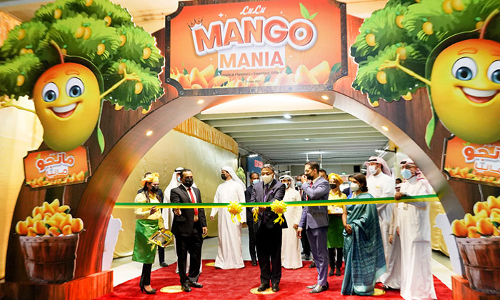 ലുലു ഹൈപ്പർ മാർക്കറ്റിൽ മധുരമൂറും മാമ്പഴക്കാലം