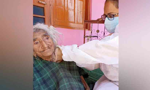 124 വയസുകാരി കോവിഡ് വാക്സിൻ സ്വീകരിച്ചു