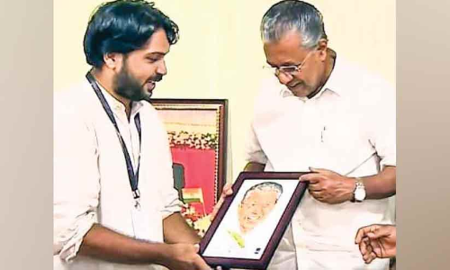 badusha with pinarayi