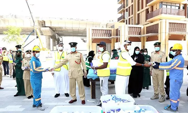 തൊഴിലാളികളുടെ ദാഹമകറ്റാൻ കൂൾ സമ്മർ ഡ്രൈവ് തൊഴിലാളികളുടെ ദാഹമകറ്റാൻ കൂൾ സമ്മർ ഡ്രൈവ്