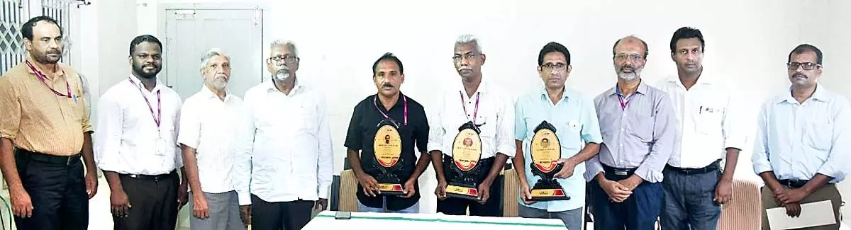 മാധ്യമത്തിൽനിന്ന് വിരമിച്ചവർക്ക് യാത്രയയപ്പ് നൽകി മാധ്യമത്തിൽനിന്ന് വിരമിച്ചവർക്ക് യാത്രയയപ്പ് നൽകി