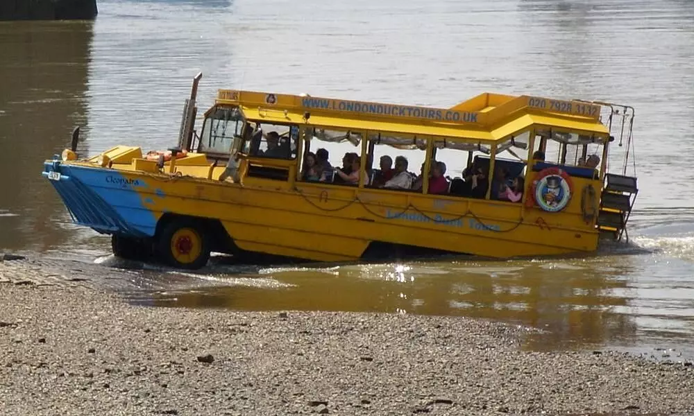 amphibious vehicle