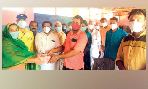 ആ​മ​യൂ​രി​ന്​ സാ​ന്ത്വ​ന​മാ​യിഗു​രു​സ്പ​ർ​ശം പ​ദ്ധ​തി