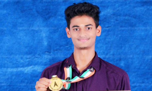 അ​തി​ൻ വി​ജ​യ​ന് ബു​ക്ക്​​സ് ഓ​ഫ് റെ​ക്കോ​ഡ് ബ​ഹു​മ​തി