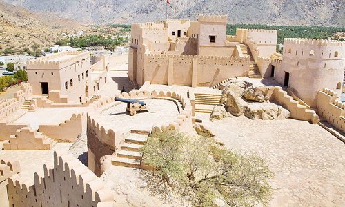 ഈ​ന്ത​പ്പ​ന തോ​ട്ട​ങ്ങ​ൾ​ക്കി​ട​യി​ലെ ന​ഖ​ൽ കോ​ട്ട ഒ​രു​ങ്ങു​ന്നു; പു​ത്ത​ൻ മോ​ടി​യി​ൽ