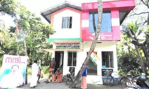 രാഷ്ട്രീയം രണ്ട്; സൗഹൃദത്തിൽ ഇവർ ഒറ്റ യൂനിയൻ രാഷ്ട്രീയം രണ്ട്; സൗഹൃദത്തിൽ ഇവർ ഒറ്റ യൂനിയൻ