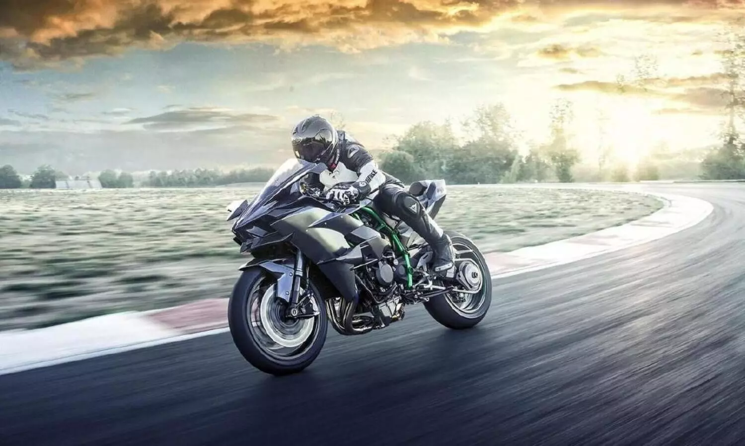 Kawasaki Ninja H2R launched at lakh
