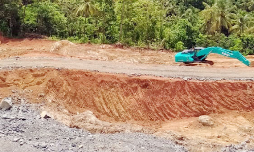 വളയം കാറാടു മലയും ഖനന മാഫിയയുടെ കൈകളിലേക്ക്