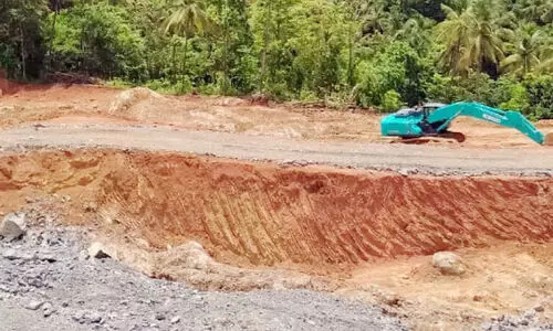 വളയം കാറാടു മലയും ഖനന മാഫിയയുടെ കൈകളിലേക്ക്