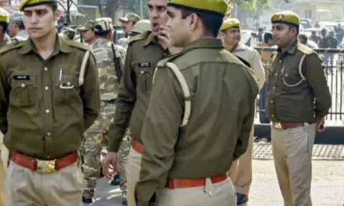 വ്യാജമദ്യദുരന്തം; യു.പിയിൽ 500 ​പൊലീസുകാരെ സ്ഥലം മാറ്റി