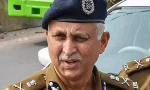 പൊലീസ്​ സന്നദ്ധപ്രവർത്തകർ അമിതാധികാരം പ്രയോഗിക്കുന്നു; യുനിഫോം നിറം മാറ്റാൻ ഉത്തരവിട്ട്​ കമ്മീഷണർ