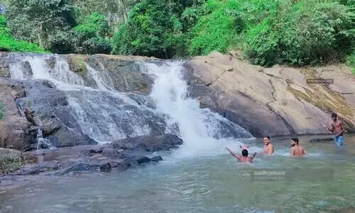 erappamchaal waterfalls erappamchaal waterfalls