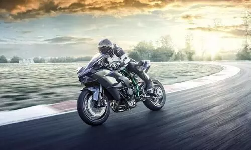 Kawasaki Ninja H2R launched at lakh