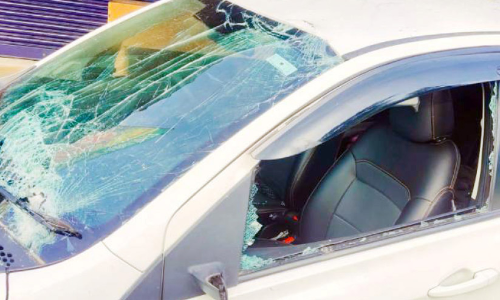 തോൽപ്പെട്ടി ചെക്ക്​​പോസ്​റ്റിൽ കാട്ടാന ആക്രമണം; ഉദ്യോഗസ്ഥന്‍റെ കാർ തകർത്തു