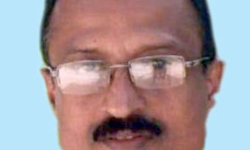 വാ​ഹ​നാ​പ​ക​ട​ത്തി​ൽ ബൈ​ക്ക് യാ​ത്രി​ക​ൻ മ​രി​ച്ചു