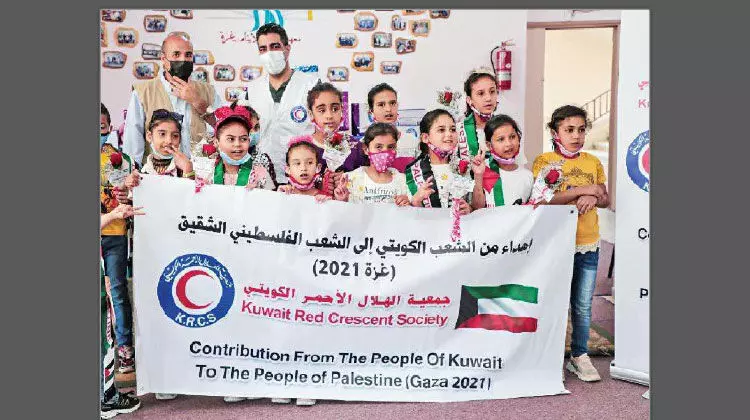 ഗസ്സയിലെ അനാഥകൾക്ക് സമ്മാനമെത്തിച്ച് കുവൈത്ത് ഗസ്സയിലെ അനാഥകൾക്ക് സമ്മാനമെത്തിച്ച് കുവൈത്ത്