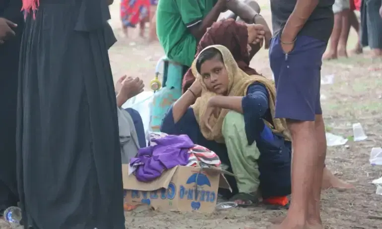 81 പേരുമായി ആ ബോട്ട് കടലിൽ അലഞ്ഞത് 100 നാൾ; ഒടുവിൽ അവർ കരപറ്റി 81 പേരുമായി ആ ബോട്ട് കടലിൽ അലഞ്ഞത് 100 നാൾ; ഒടുവിൽ അവർ കരപറ്റി