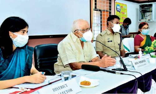 ആ​ദി​വാ​സി വി​ഭാ​ഗ​ത്തി​ന് മു​ന്‍ഗ​ണ​ന​ക്ര​മ​മി​ല്ലാ​തെ വാ​ക്സി​ൻ –ആ​രോ​ഗ്യ മ​ന്ത്രി