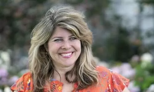 വാക്​സിൻ വിരുദ്ധ ട്വീറ്റുകൾ; എഴുത്തുകാരി നവോമി വുൾഫിനെ വിലക്കി​ ട്വിറ്റർ