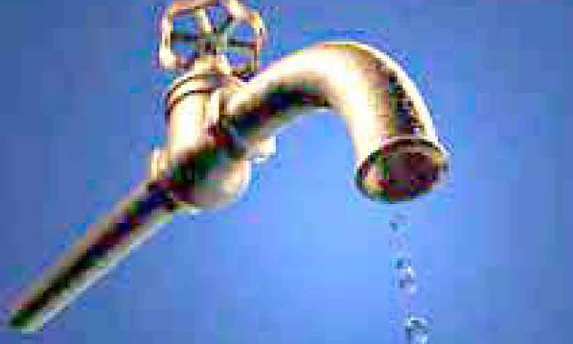 ഉപ്പുതറയിൽ കുടിവെള്ളം മുടങ്ങിയിട്ട് അഞ്ചുദിവസം: കോവിഡ് ബാധിതരടക്കം ദുരിതത്തിൽ ഉപ്പുതറയിൽ കുടിവെള്ളം മുടങ്ങിയിട്ട് അഞ്ചുദിവസം: കോവിഡ് ബാധിതരടക്കം ദുരിതത്തിൽ