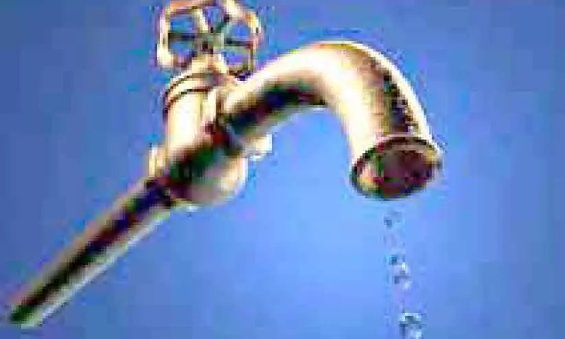 ഉപ്പുതറയിൽ കുടിവെള്ളം മുടങ്ങിയിട്ട് അഞ്ചുദിവസം: കോവിഡ് ബാധിതരടക്കം ദുരിതത്തിൽ ഉപ്പുതറയിൽ കുടിവെള്ളം മുടങ്ങിയിട്ട് അഞ്ചുദിവസം: കോവിഡ് ബാധിതരടക്കം ദുരിതത്തിൽ