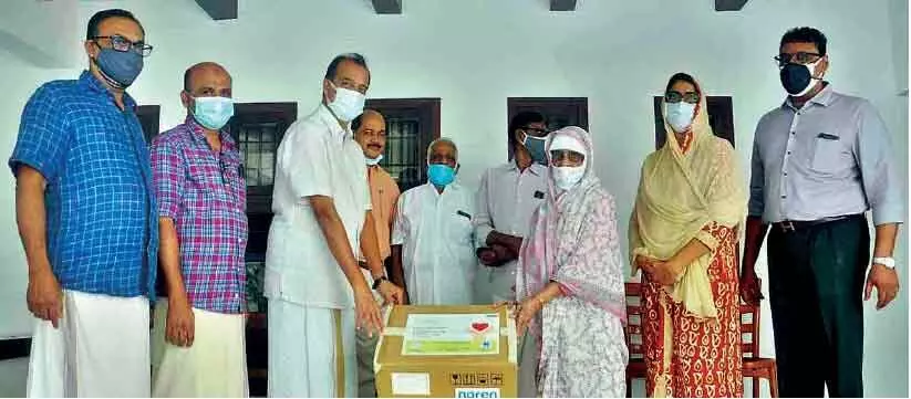 ഓക്സിജൻ കോൺസെൻട്രേറ്റർ സമർപ്പിച്ചു