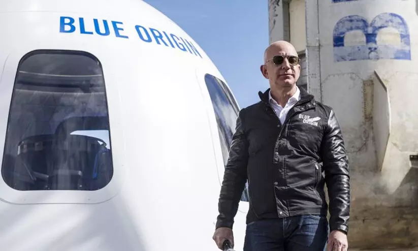 സഹോദരനൊപ്പം ബഹിരാകാശത്തേക്ക്​ പറക്കാനൊരുങ്ങി ആമസോൺ സി.ഇ.ഒ; യാത്ര സ്വന്തം സ്​പേസ്​ കമ്പനി നിർമിച്ച പേടകത്തിൽ