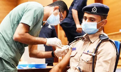 വാ​ക്​​സി​നേ​ഷ​ൻ സൗ​ക​ര്യ​മൊ​രു​ക്കി റോ​യ​ൽ ഒ​മാ​ൻ പൊ​ലീ​സ്​