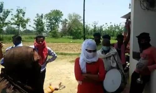 up girl friend protest