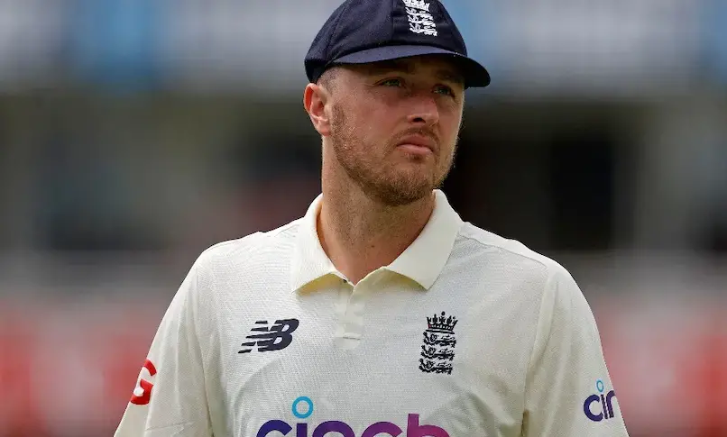 കുട്ടിക്കാലത്തെ വംശീയ, ഇസ്​ലാംഭീതി ട്വീറ്റുകൾ; ഫാസ്റ്റ്​ ബൗളർ ഒലി റോബിൻസണെ ഇംഗ്ലണ്ട്​ പുറത്താക്കി