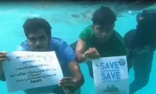 കടലിനടിയിലും മുകളിലും കരയിലും ഒറ്റക്കെട്ടായി പ്രതിഷേധമൊരുക്കി ദ്വീപ്​ ജനത