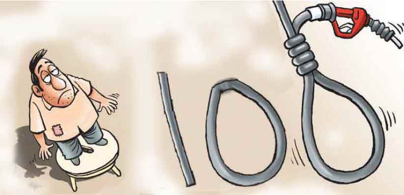 കഴുത്തിൽ കുരുക്കിട്ട് പെട്രോൾ വില: പാലക്കാട് ജില്ലയിലും വില 100 കടന്നു കഴുത്തിൽ കുരുക്കിട്ട് പെട്രോൾ വില: പാലക്കാട് ജില്ലയിലും വില 100 കടന്നു